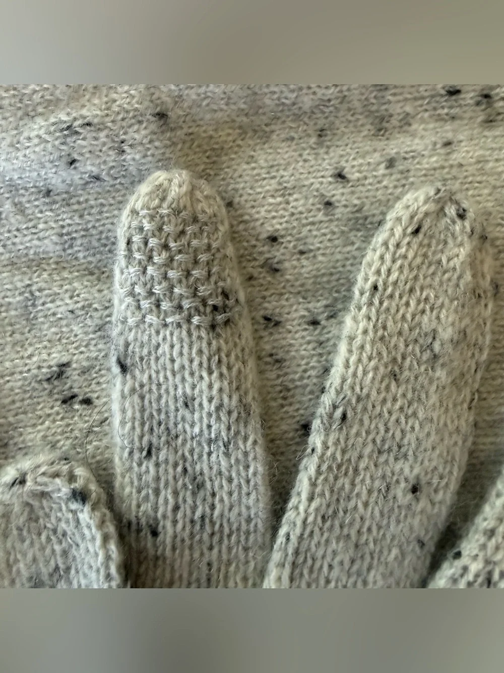 Hannah Rose 100% Cashmere Scarf & Smart Phone Texting Gloves Set Cream Speckled